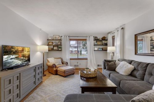 2073 Jade Ln, Saint Paul MN  55122-2862 exterior