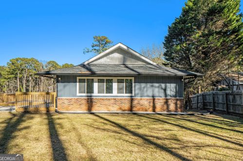 1755 Glenview Dr, Atlanta GA  30331-2307 exterior