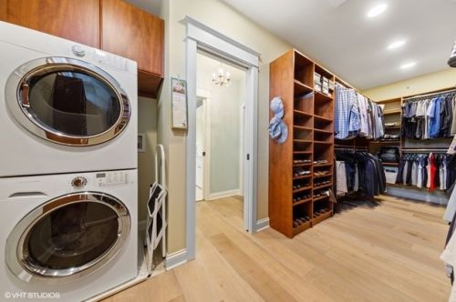 34 Gilbert Ave, Willowbrook IL  60514-1140 exterior