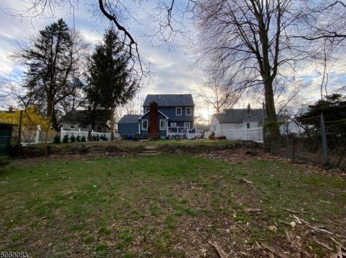 131 Baltusrol Way, Springfield, NJ 07081-1505