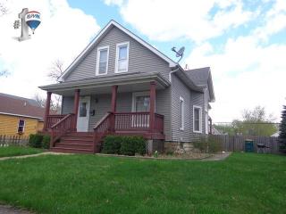 707 Oneida St, Joliet, IL 60435-7308
