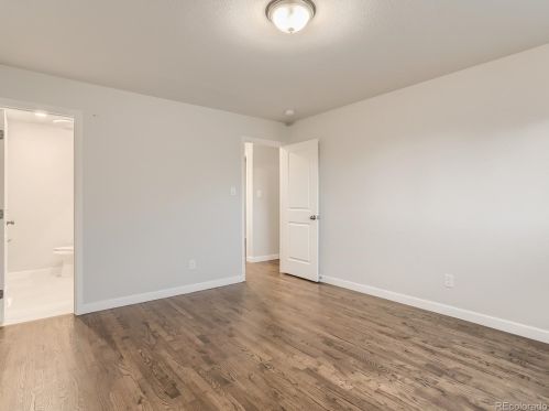 697 Evanston St, Aurora CO 80014-1543 exterior