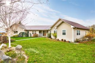 1350 Gilbert Rd, Zillah, WA 98953-9789
