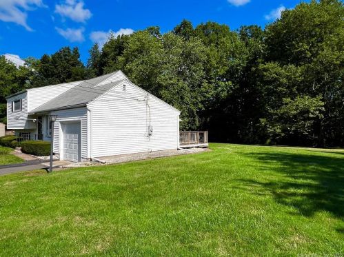 32 Annette Pl, Middletown, CT 06457-2102
