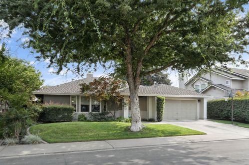 3800 Windwood Pl, Modesto, CA 95355-3654