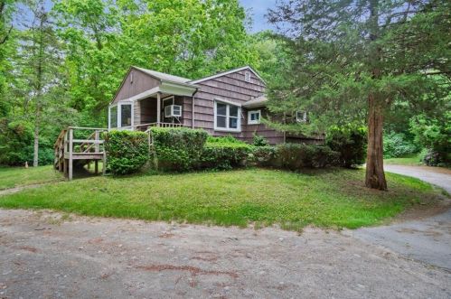 168 Pendar Rd, North Kingstown, RI 02852-6604