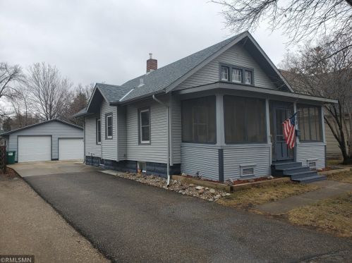 409 4th St, Litchfield, MN 55355-2208