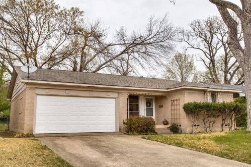 8819 Clearwater Dr, Dallas, TX 75243-7105