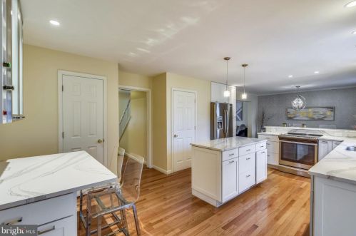 281 Shakespeare Dr, Severna Park MD 21146-2150 exterior