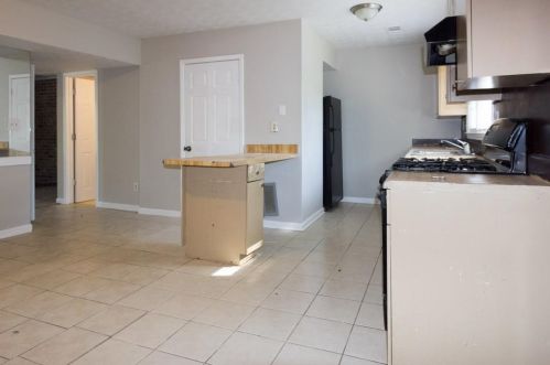 2139 Golfview Dr, Conyers GA  30013-2190 exterior