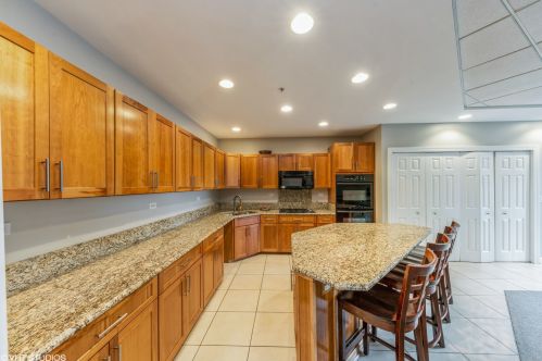 1 Renaissance Pl, Palatine IL  60067-3642 exterior