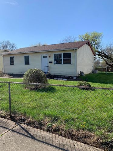 933 Robinson Dr, Springfield, OH 45506-2462