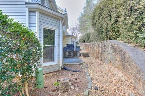 1 Frst Rdg Ct, Atlanta GA  30350-1802 exterior