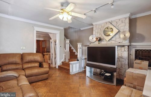6818 Carlisle St, Philadelphia, PA 19126-2712