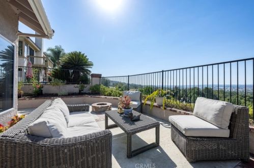 5000 Greensboro Ln, Anaheim CA  92807-4611 exterior