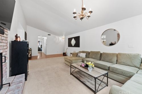 6750 Charing St, Simi Valley CA 93063-3926 exterior