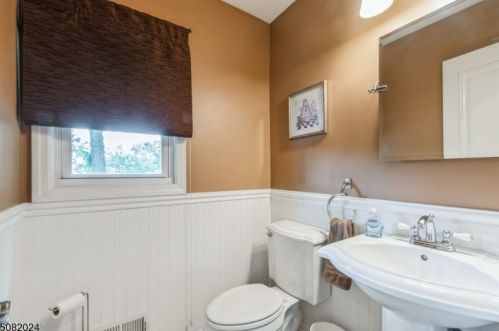 19 Cottonwood Dr, Dover NJ  07869-4707 exterior