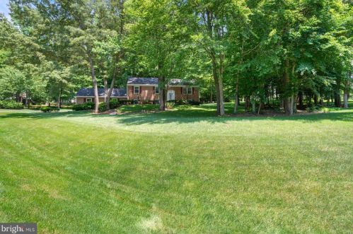 14526 Alps Dr, Woodbridge, VA 22193-3307