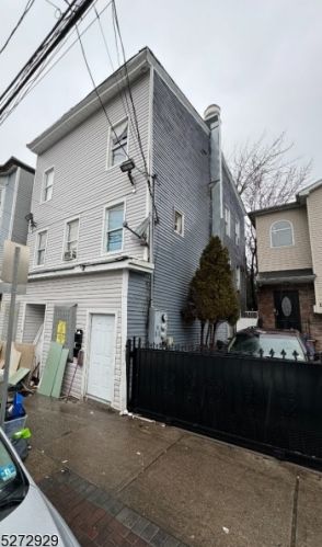 15 12th Ave, Paterson, NJ 07501-1001