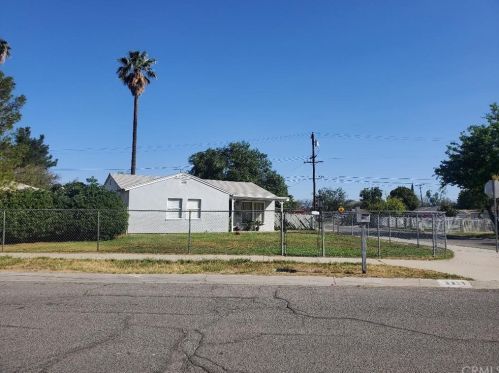 8321 Greenpoint Ave, Riverside, CA 92503-1301