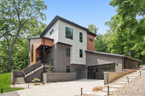 139 Park Ave, Hanover Park, IL 60108-1031
