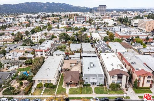 129 Cedar St, Glendale CA  91205-1207 exterior