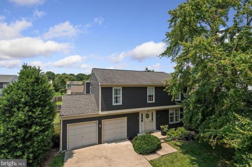 1634 Hiddenbrook Dr, Herndon, VA 20170-2985