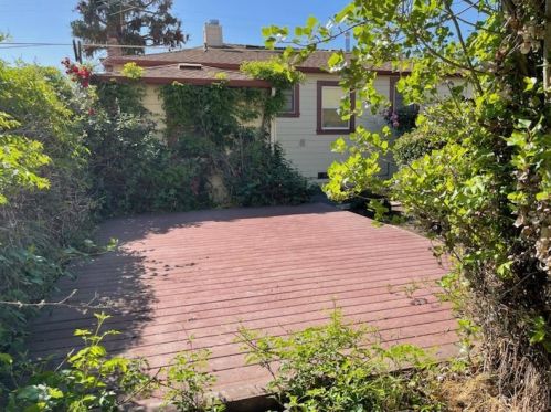 946 Montgomery St, San Carlos, CA 94070-3218
