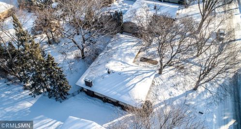 2437 Hillside Rd, Saint Paul MN  55110-5535 exterior