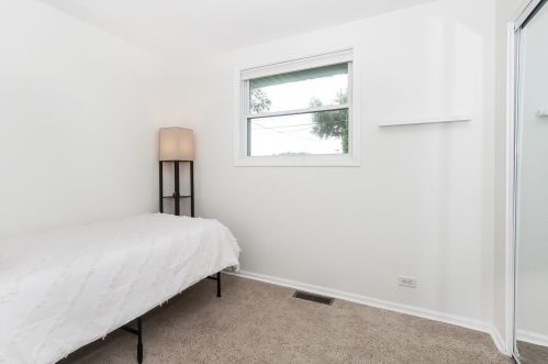 442 Cochise Ct, Carol Stream IL  60188-1516 exterior