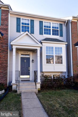 13678 Shire Pl, Gainesville, VA 20155-2902