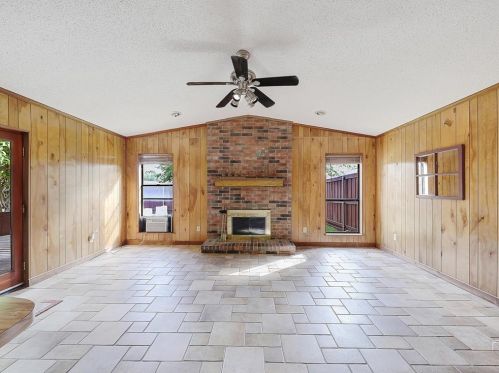 2602 Holy Cross Ln, Garland TX 75044-4673 exterior