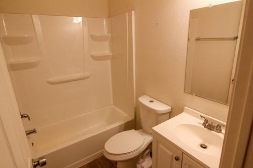 6705 Canal St, Austin TX  78741-3501 exterior