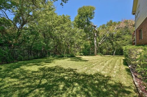 3918 Caney Crk Rd, Austin TX  78732-2216 exterior