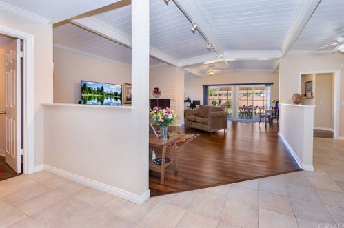 430 Hollenbeck Ave, Covina, CA 91723-1823