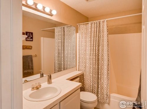 1014 Fenwick Dr, Fort Collins CO  80524-6444 exterior