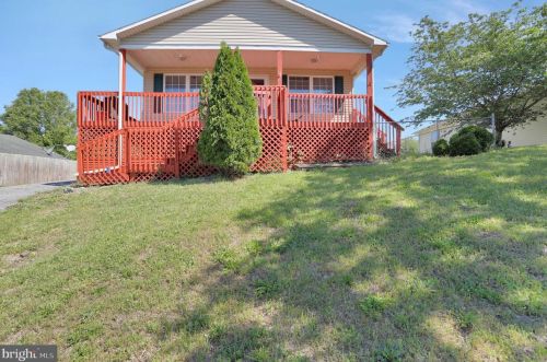 301 Beauregard Blvd, Charles Town, WV 25414-4072