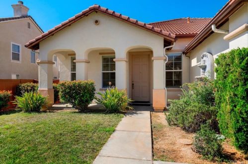 12758 Royal Palm Ln, Riverside CA  92503-7077 exterior