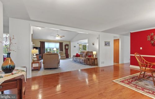 611 Mountain Laurel Ln, York, PA 17402-7005