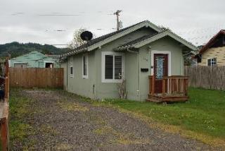 958 Greenwood Ave, Winchester Bay, OR 97467-1337