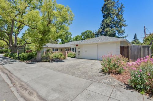 1111 Stanley Way, Palo Alto, CA 94303-2915