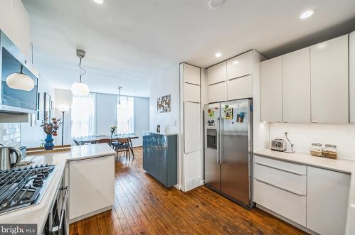404 Iseminger St, Philadelphia PA  19147-6215 exterior