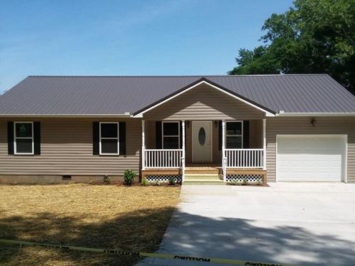 218 Caylor Ln, Tazewell, TN 37879-5640