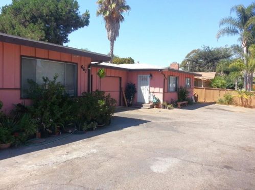 665 Townsite Dr, Vista, CA 92084-4530