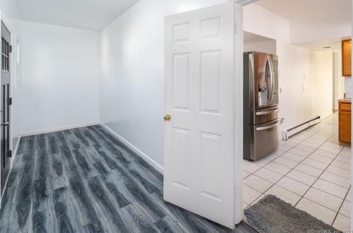 72 Osborne Ave, Norwalk CT  06855-1020 exterior