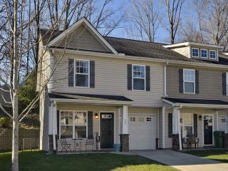 125 Thea Ln, Fletcher, NC 28732-5631