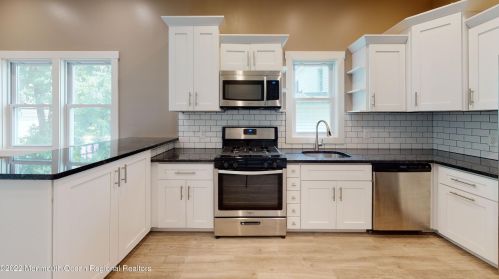 43 Linden Pl, Tinton Falls NJ  07701-1932 exterior