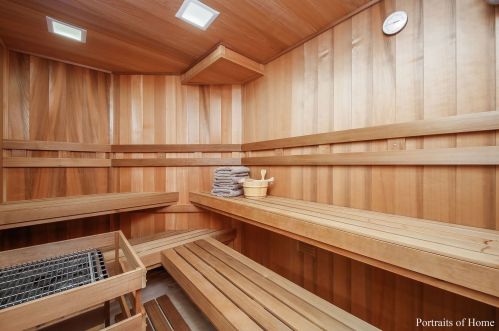 11300 79th St, Willowbrook IL  60527-5107 exterior