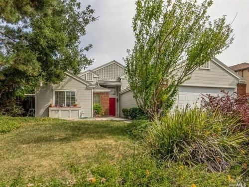 595 Daffodil Dr, Benicia, CA 94510-3828