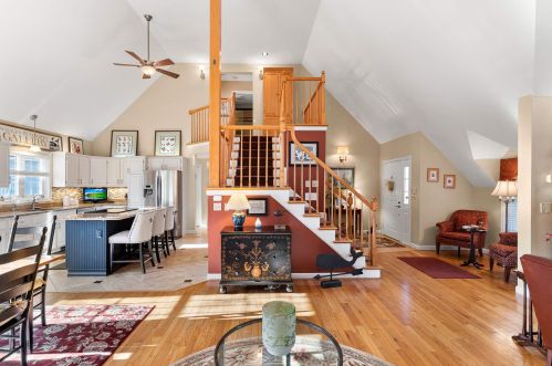 7 Ipswich Cir, Nashua, NH 03063-7032